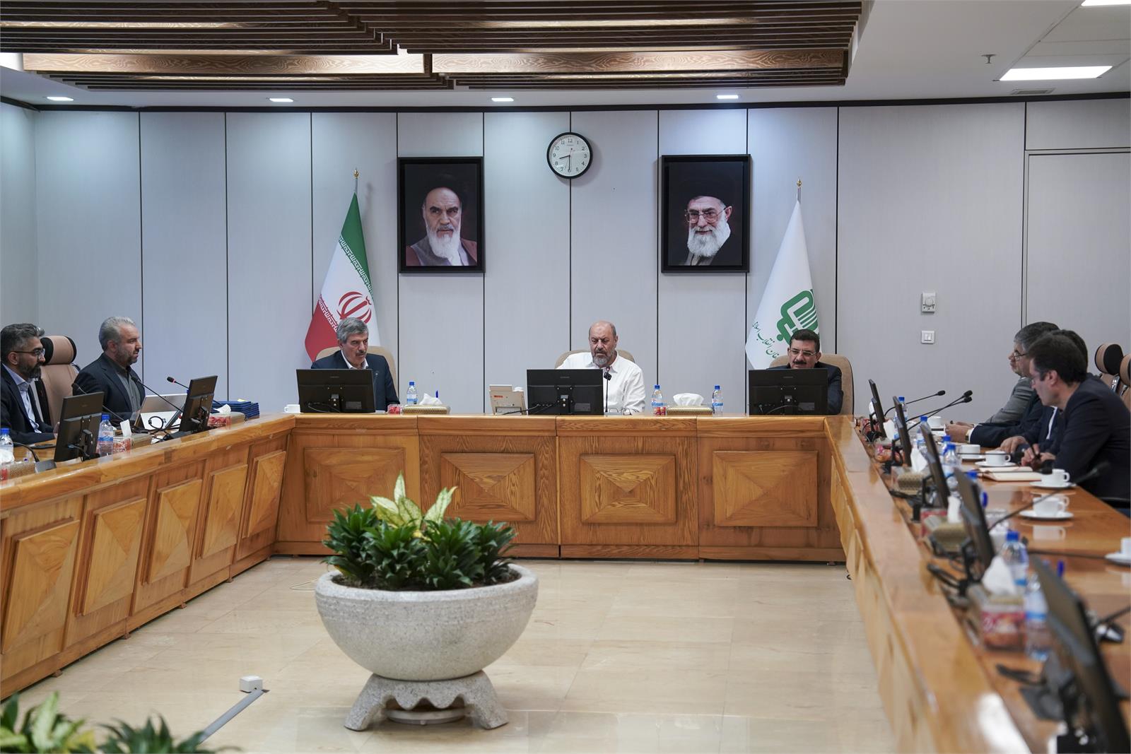 مردمی‌سازی اقتصاد ملی با مشارکت هلدینگ‌های بنیاد مستضعفان