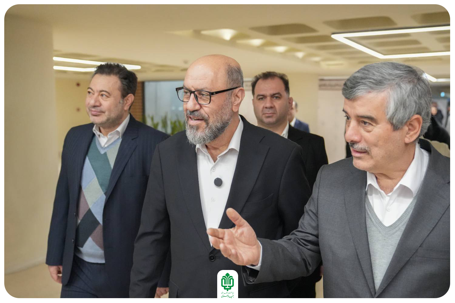 گزارش تصویری/ بازدید حسین دهقان از غرفه بنیاد علوی در نمایشگاه دستاوردهای تحقیق و توسعه بنیاد مستضعفان انقلاب اسلامی