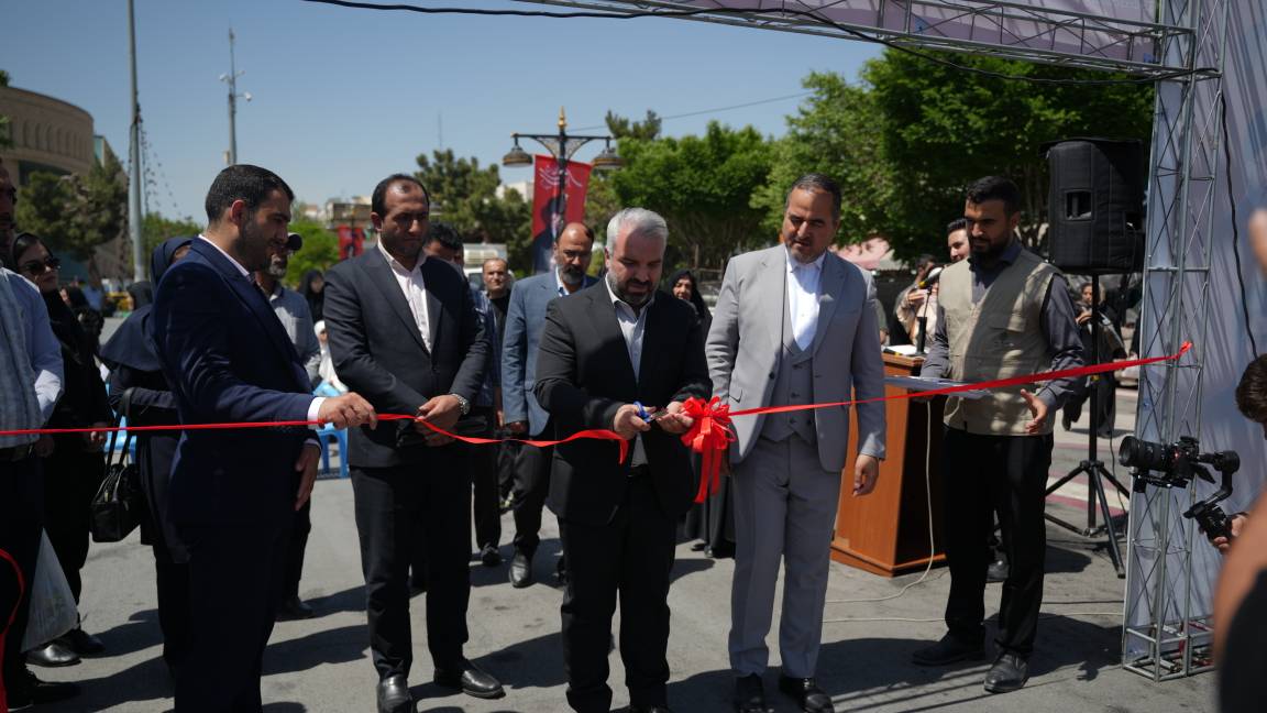 افتتاح نمایشگاه روز ملی مشاغل خانگی با حضور قائم‌مقام بنیاد علوی در اراک