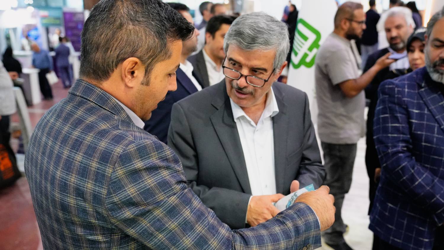 بازدید دکترعسکری آزاد مدیرعامل بنیاد علوی از نمایشگاه «ایران پروژه»