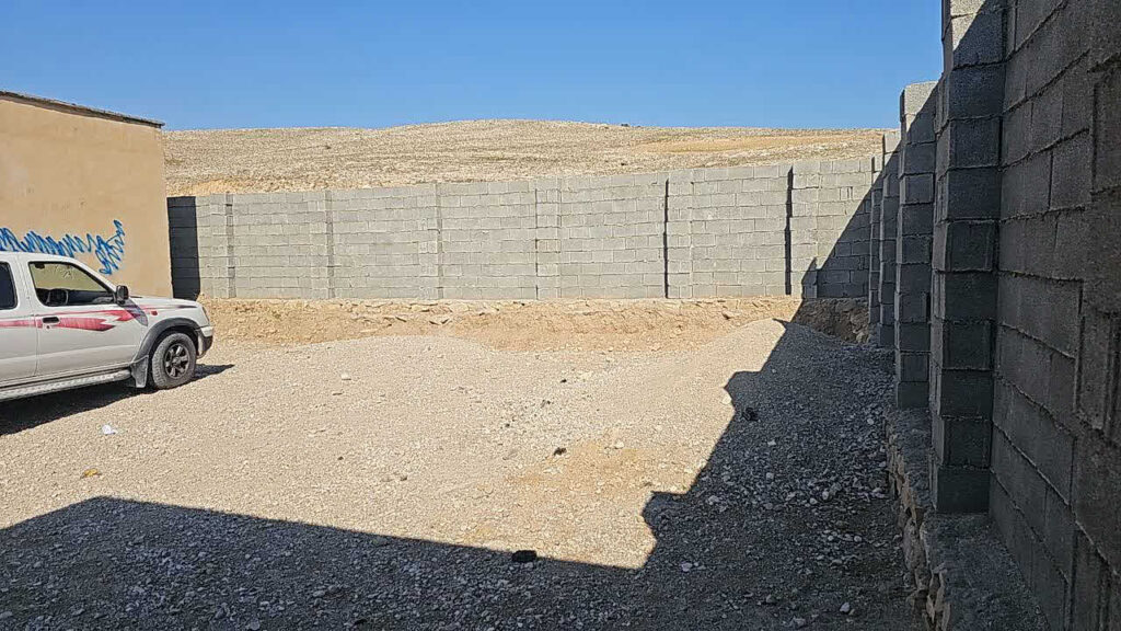 مشارکت در احداث مدرسه یک کلاسه طریق القدس روستای پشت جو شهرستان پل دختر