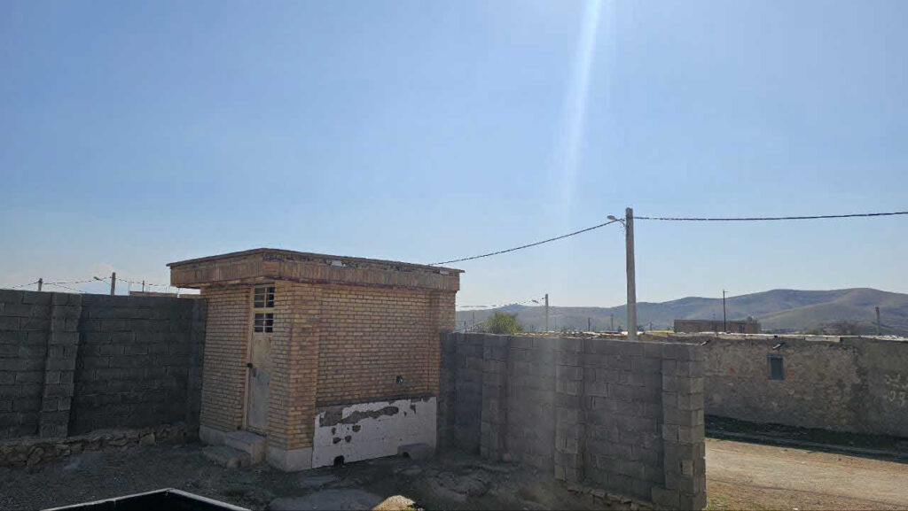 مشارکت در احداث مدرسه یک کلاسه طریق القدس روستای پشت جو شهرستان پل دختر