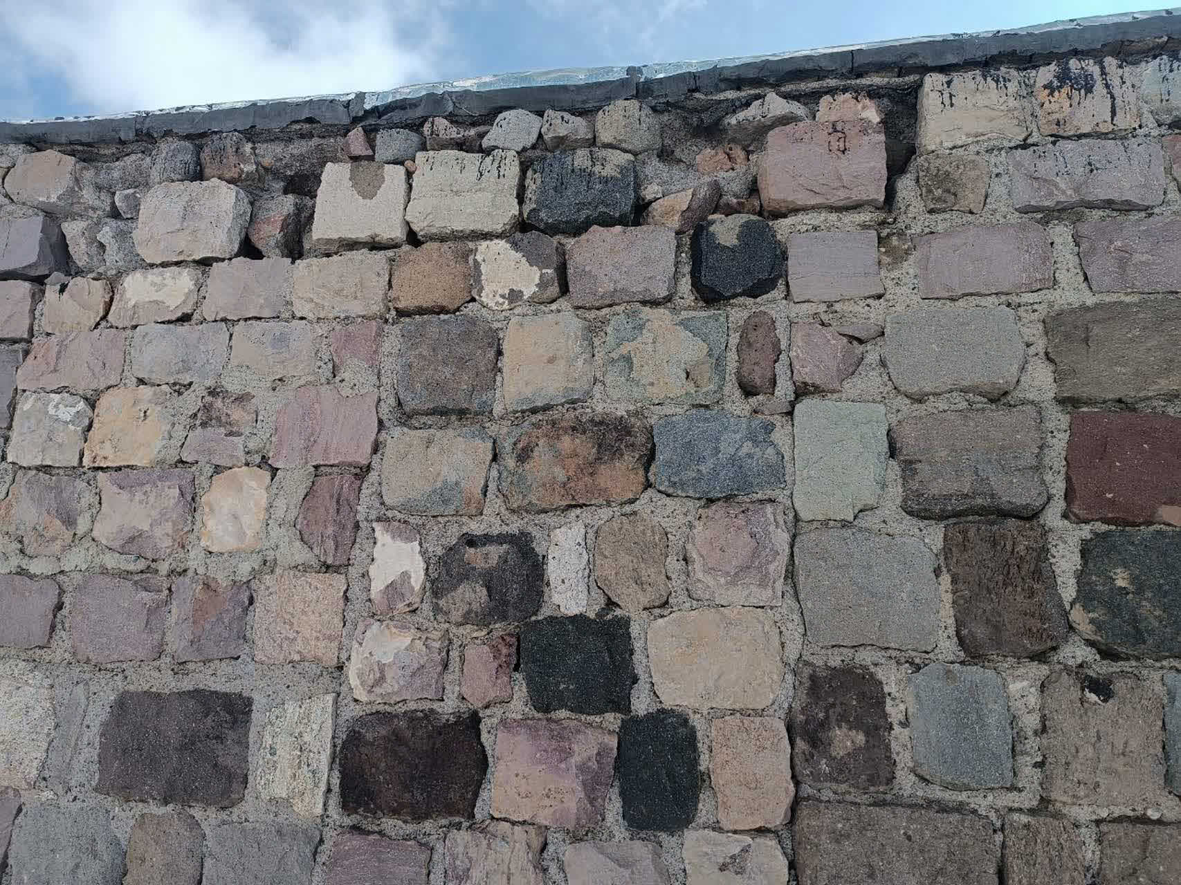 مشارکت در احداث مدرسه سه کلاسه سنایی روستای آقامیرلو کوثر
