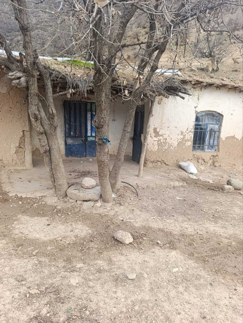 مشارکت در احداث مدرسه دو کلاسه شهید مصطفی خمینی روستای سرتنگ برزه